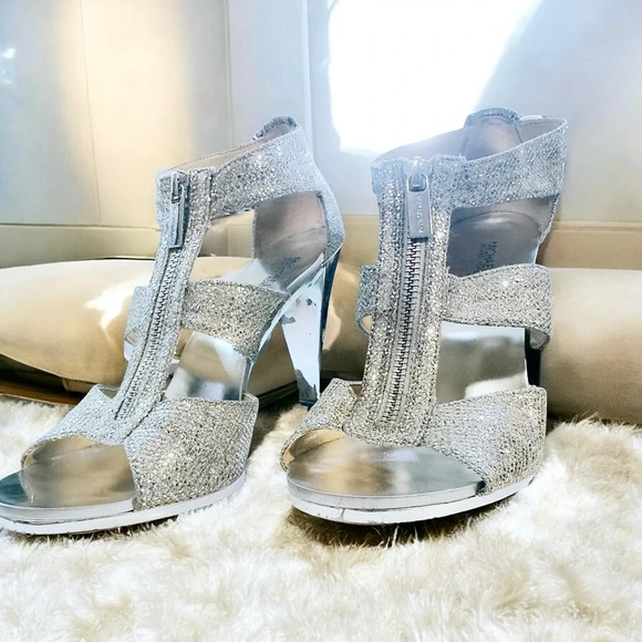 Michael Kors | Berkley T-Strap Dress Sandals (9.5) - Picture 2 of 11